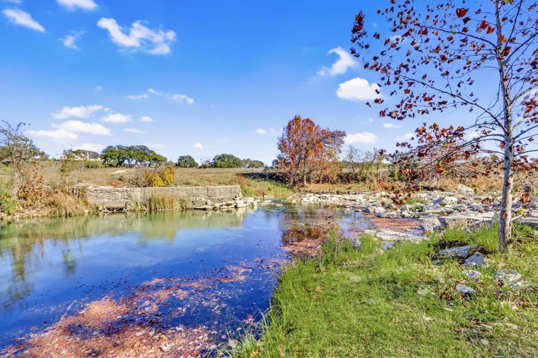 Others 4, River Lodge- Blanco Suite, Hays
