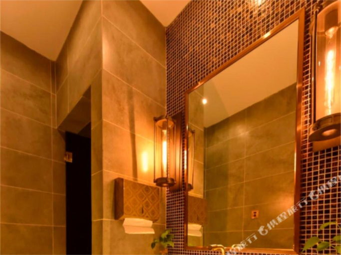 Bathroom, James Joyce Coffetel Baoding Gaobeidian Railway Station Branch, Baoding
