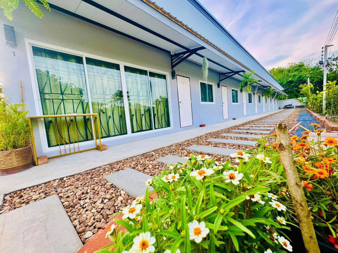 Exterior view 2, โศภิษฐ์ เฮาส์ Sopit House, Ban Pong