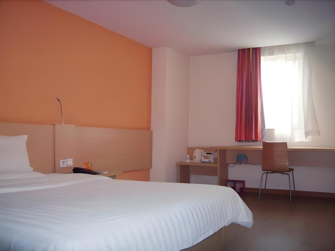 Bedroom, 7 Days Inn Deyang Wenmiao Square, Deyang