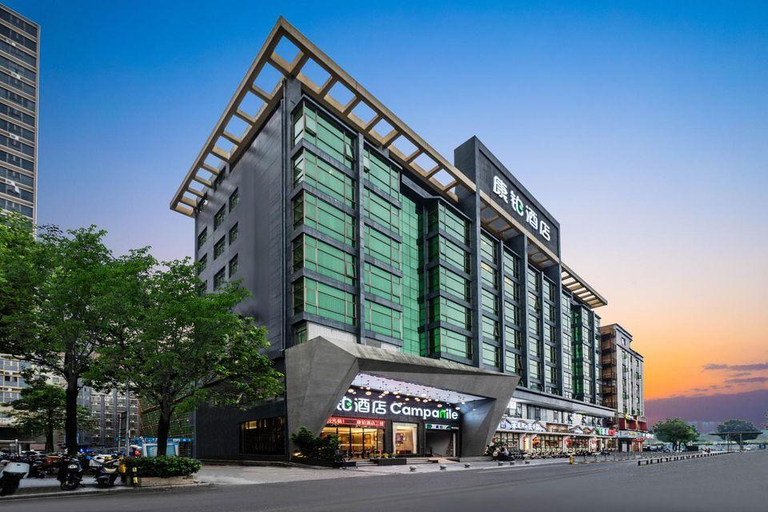 Exterior & Views
