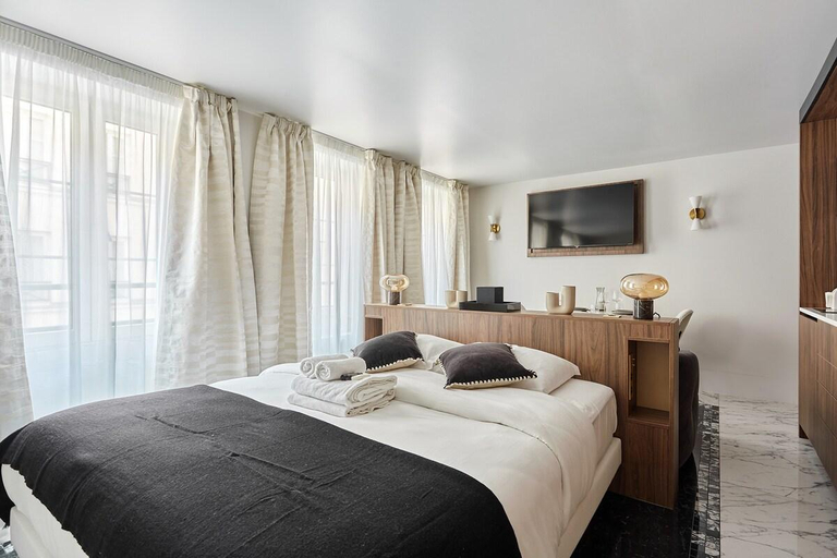 Bedroom 5, Magnificent and new studio Louvre - Palais Royal, Paris