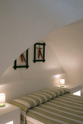 Bedroom 3, Oltre gli Ulivi, Brindisi