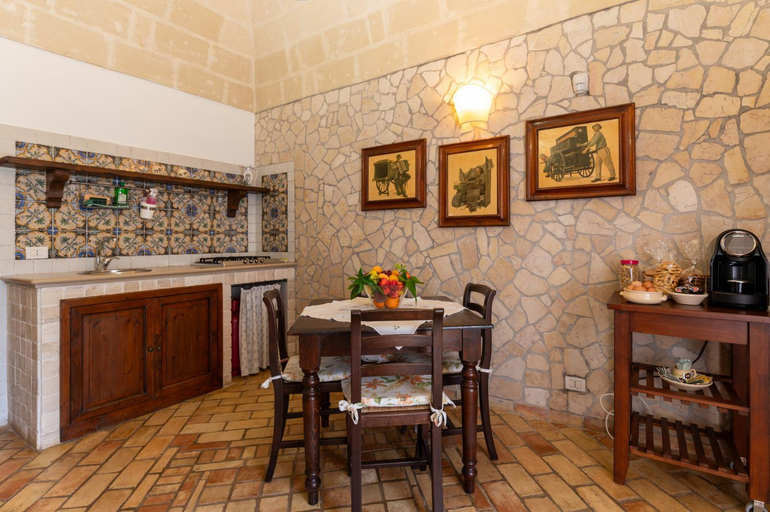Food & Drinks 4, Agriturismo La Stornara, Taranto