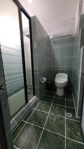 Bathroom 3, Real La Viga Motel, Mexico City