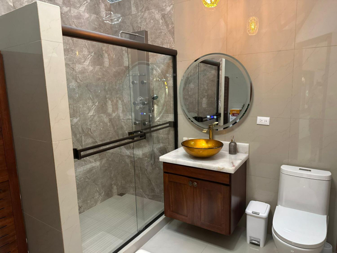 Bathroom 3, Finca Brisas de la Montana, Carrillo