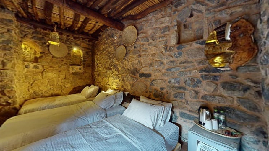 Bedroom 2, Hanging Terraces المدرجات المعلقة, Izki