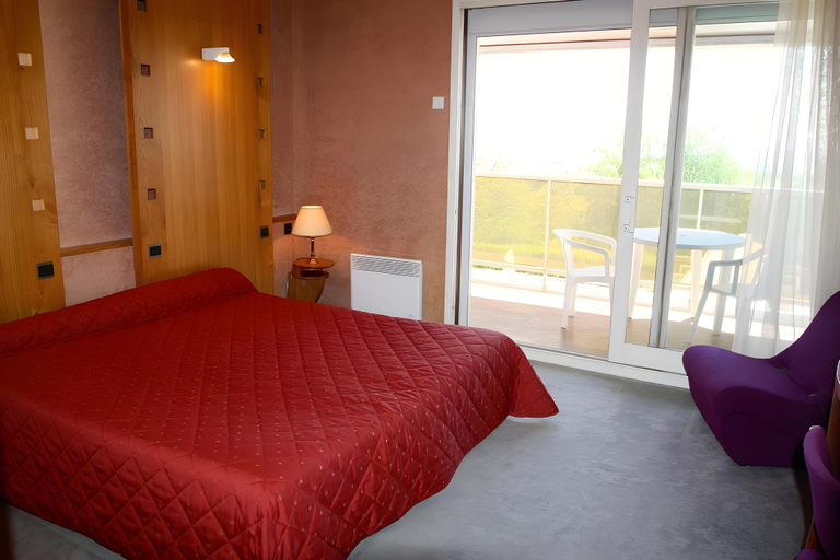 Bedroom 3, Hotel Restaurant Segala Plein Ciel, Aveyron