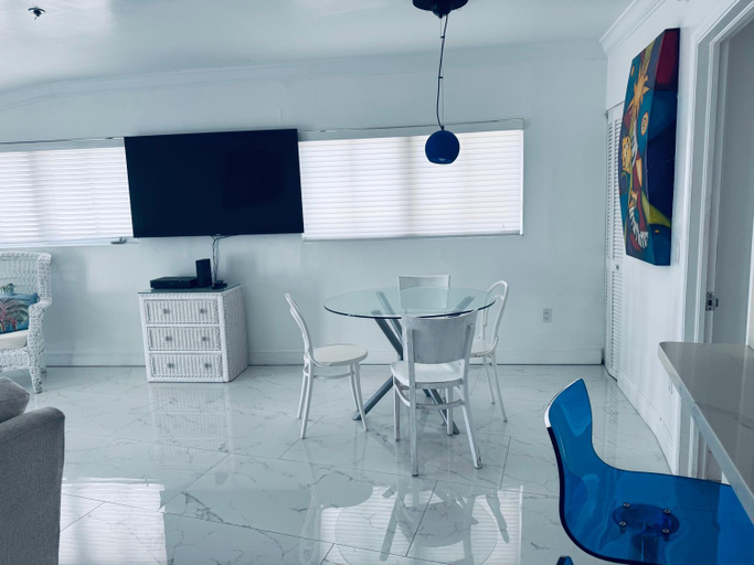 Others 5, Sunrise Penthouse ocean view terrace beach few steps away SOBE, Miami-Dade