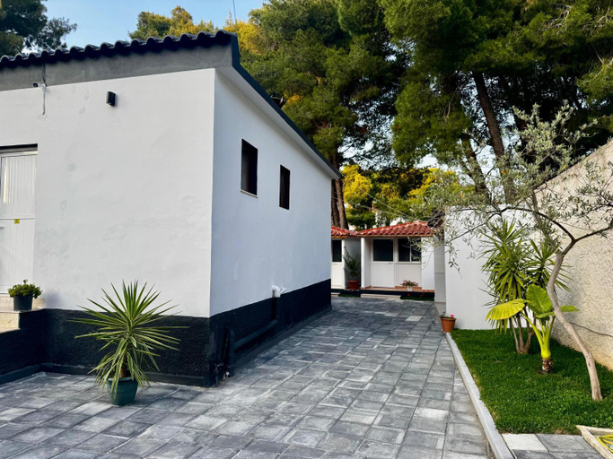 Others 2, Dhoma plazhi Agimi, Vlorës
