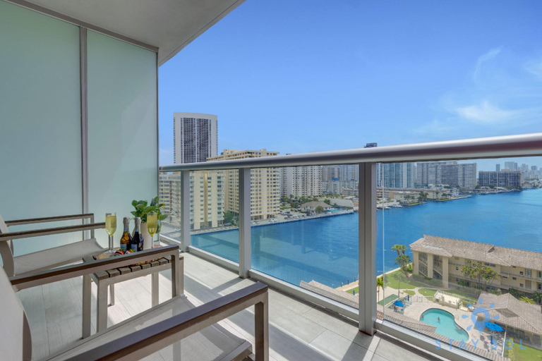 Sport & Beauty 2, Infinite View |Balcony| Pool + Gym + Near Beach, Broward