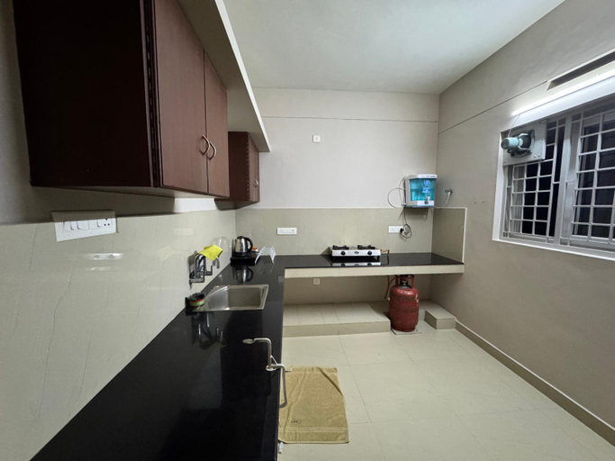 Others 5, Nachiyar Suites, Thiruvananthapuram
