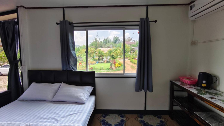Bedroom 2, Inthanon Laoju House, Chom Thong