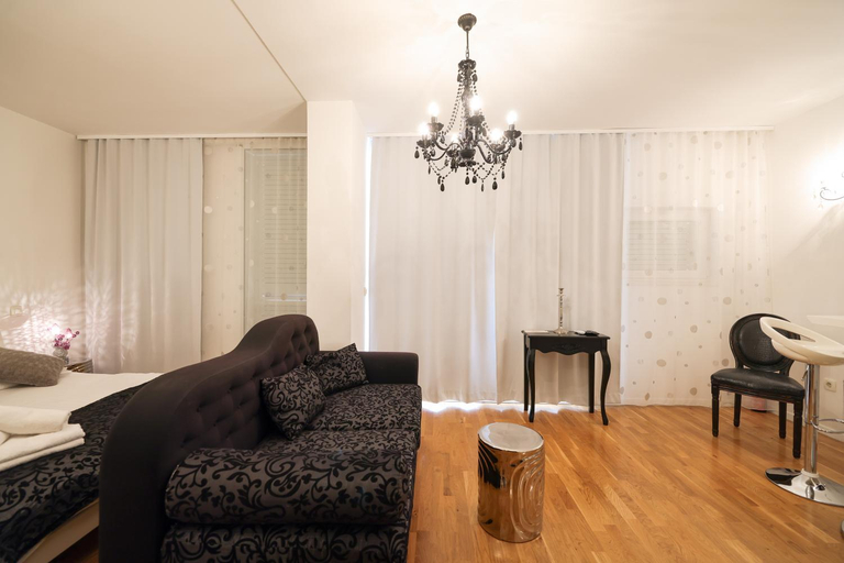 Others 4, Tinel Superior Residence, Zadar