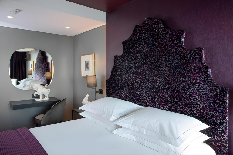Bedroom 3, President Hotel, Attica