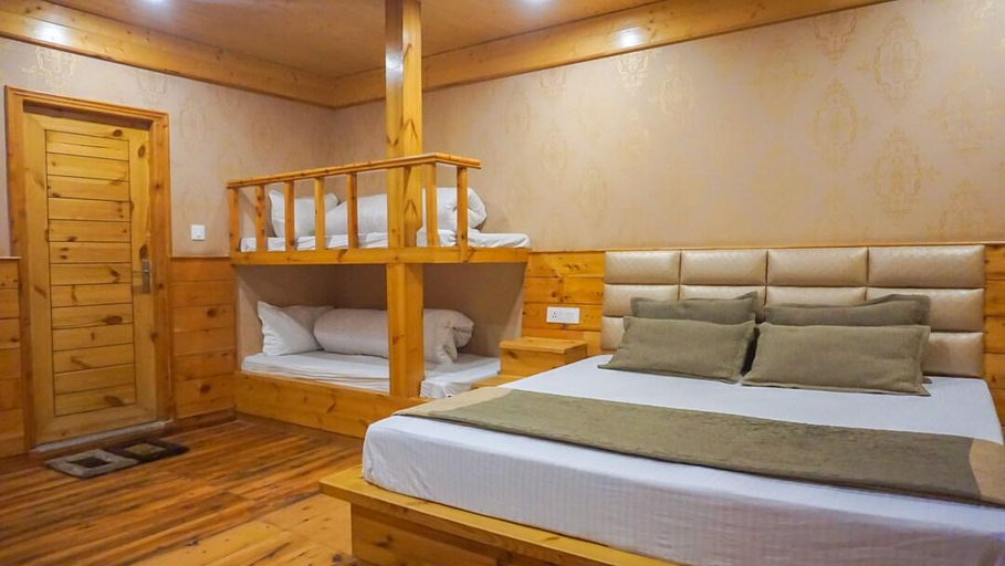 Bedroom 2, The Tikker, Shimla