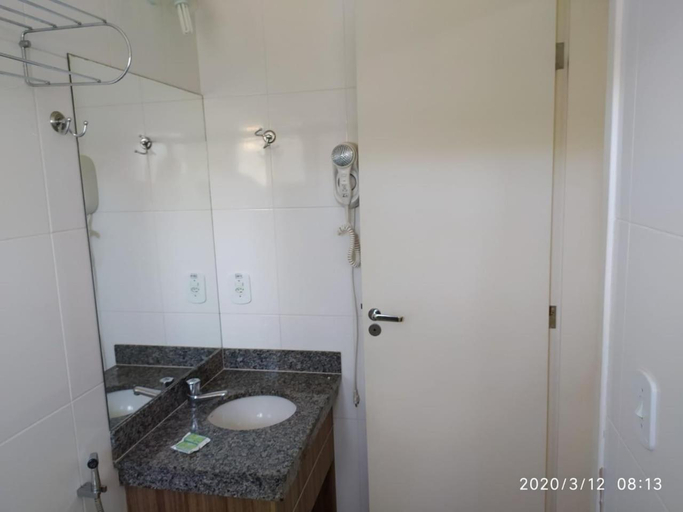 Bathroom 3, Lacqua diRoma - Melhor Parque Aquatico de Caldas com Piscina de Ondas, Caldas Novas