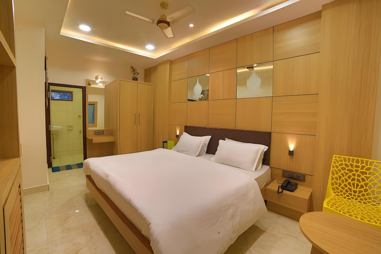 Bedroom 3, Hotel Mamta Palace, 500 meters from nakki lake, Sirohi