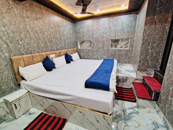 2, Shree Laxman Guest House, Varanasi