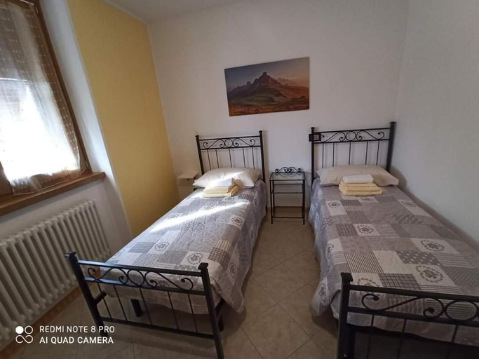 Bedroom 3, Bed & Breakfast Chiara, Trento