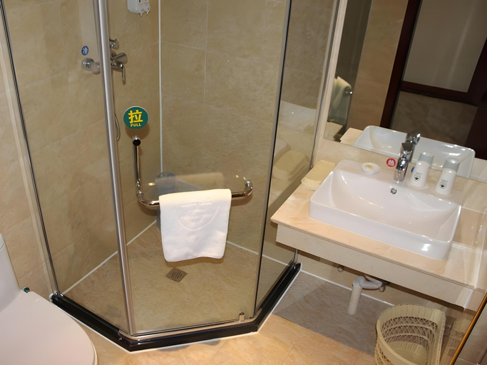 Bathroom 4, GreenTree Inn Gansu Pingliang Jingning Bus Station Business Hotel, Pingliang