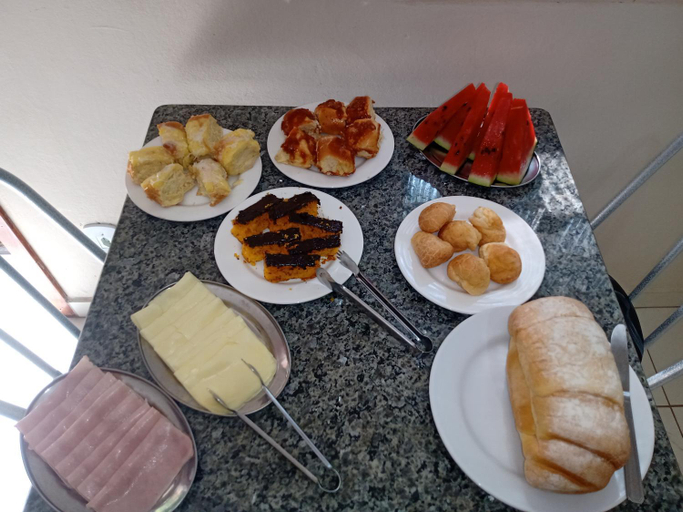 Food & Drinks