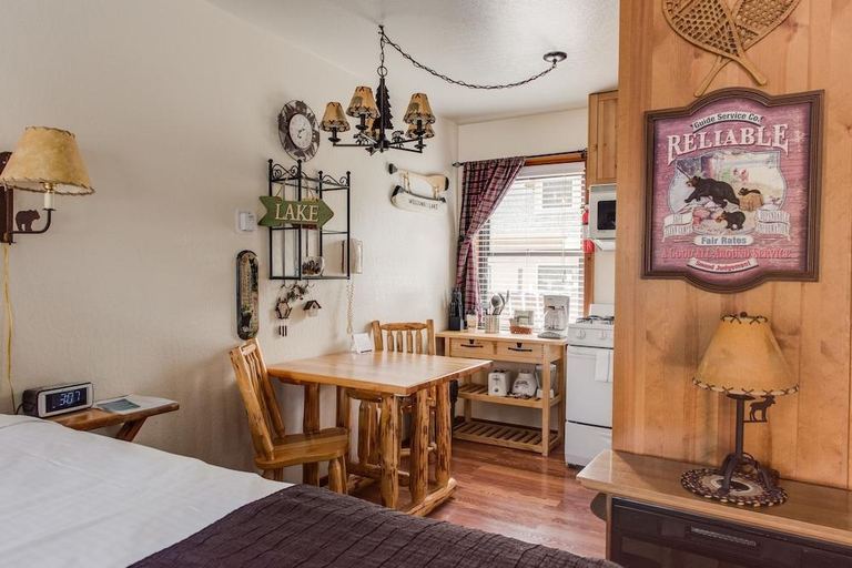 Others 4, Franciscan Lodge, Placer