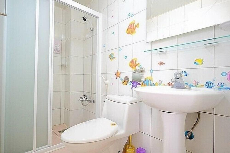 Bathroom 4, Shang Her Yuan Bed and Breakfast, Kinmen