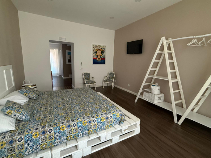 Bedroom 2, Sikelia-sicilian rooms, Catania