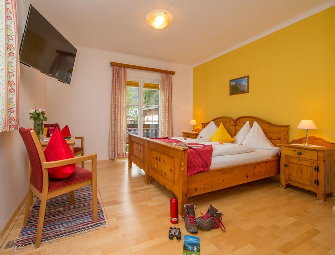 Bedroom 3, Hotel Pension Hubertus, Zell am See