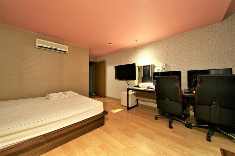 Bedroom 4, Busan Sasang J, Sasang