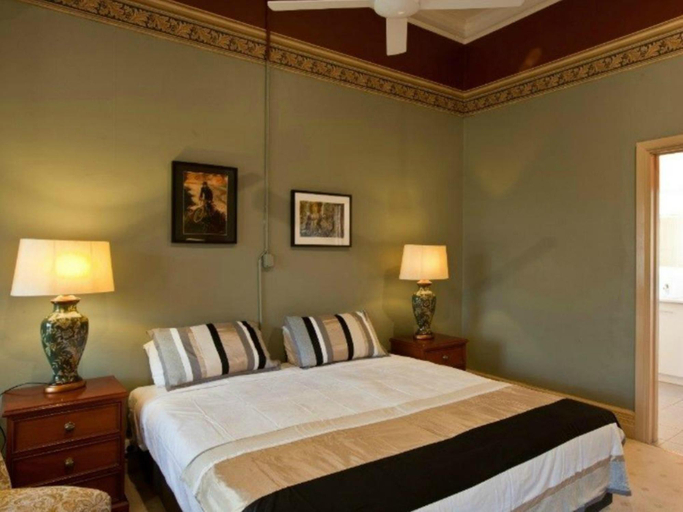 Bedroom 3, The Delatite Hotel, Mansfield