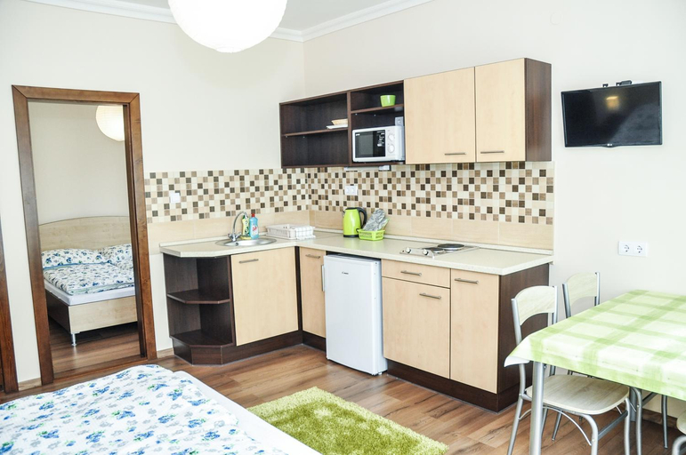 Others 4, Magyar Apartman III., Hajdúszoboszló