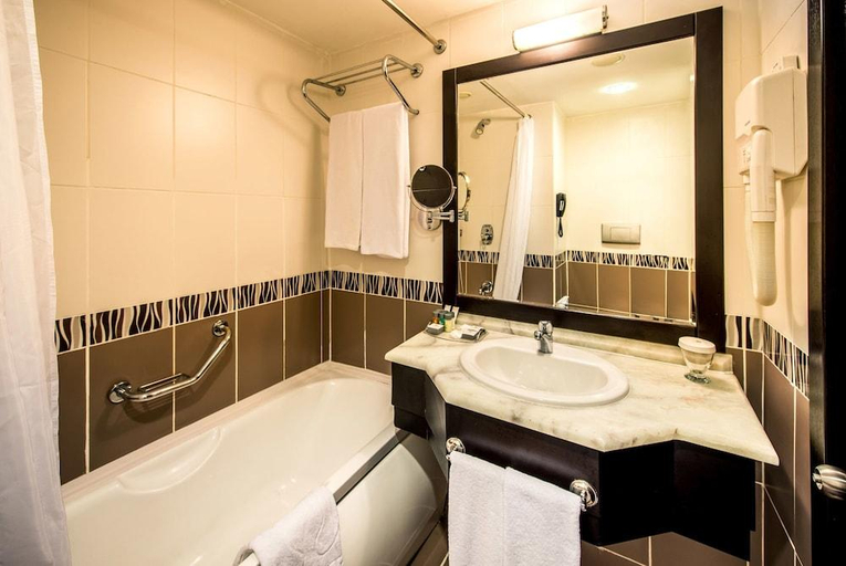 Bathroom 3, Vuni Palace Hotel