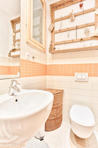 Bathroom 2, Zacisze Street, Kraków City