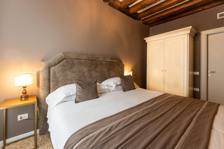 Bedroom 4, San Teodoro Palace Luxury Apartments, Venezia