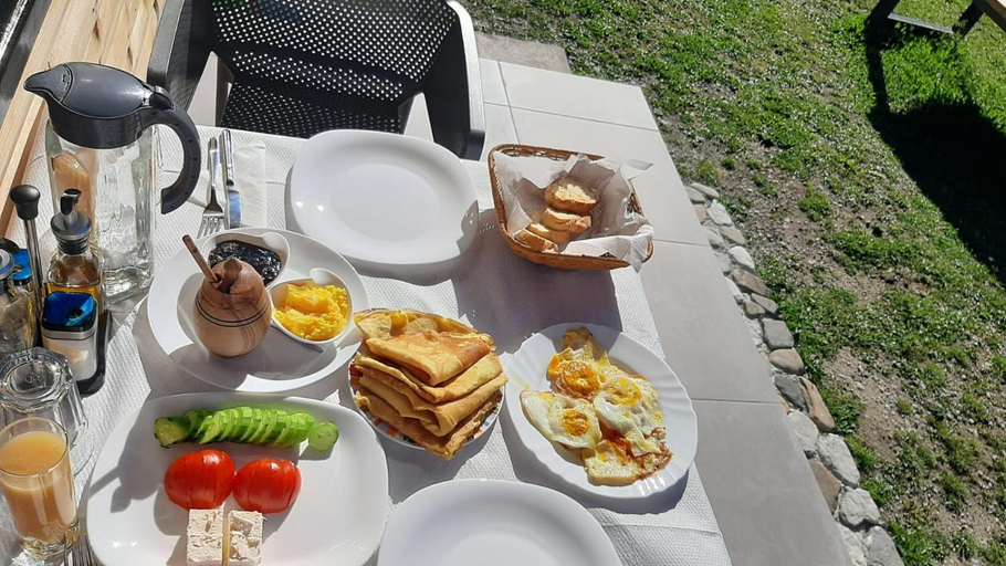 Food & Drinks 2, Ferma e bleteve Stomici, Shkodrës