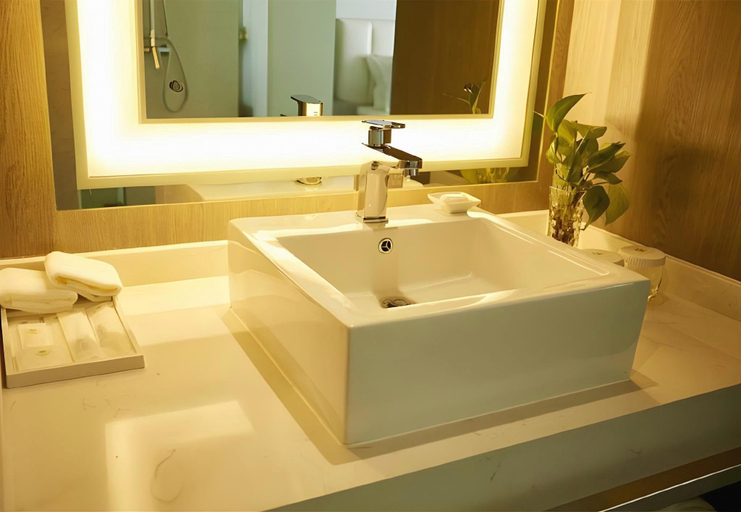 Bathroom 3, Jinjiang Metropolo Hotel Hangzhou East Railway Station, Hangzhou