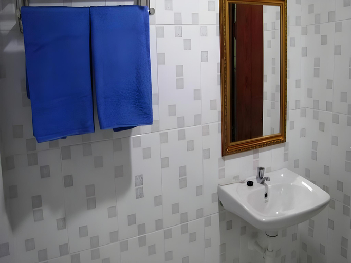Bathroom 3, Mitra Garden Hotel, Central Bangka