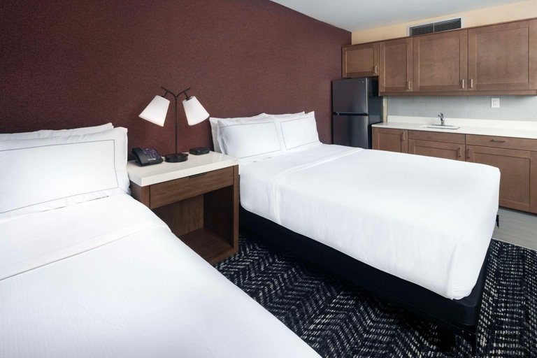 Bedroom 3, DoubleTree by Hilton Manhattan, KS, Riley
