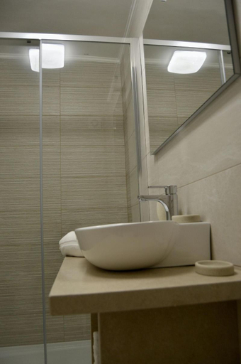 Bathroom 4, B&B MarAle, Lecce
