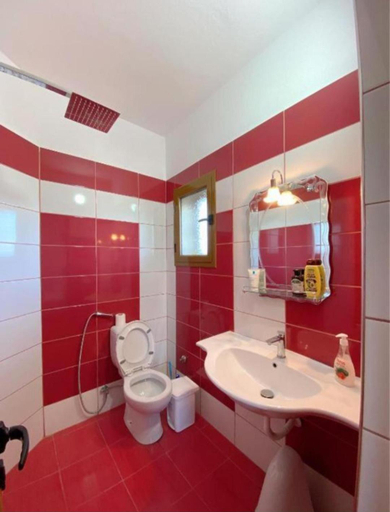 Bathroom 3, Arlind's Apartaments, Vlorës