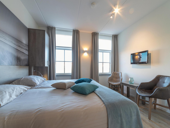 Bedroom 2, Holiday Home in Colijnsplaat near Oosterschelde, Noord-Beveland