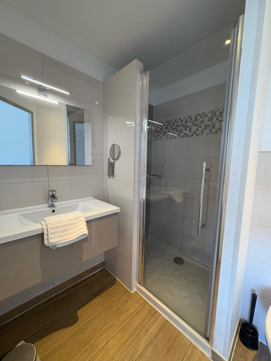 Bathroom 4, Hotel Sable Et Soleil - Port et Plage, Var