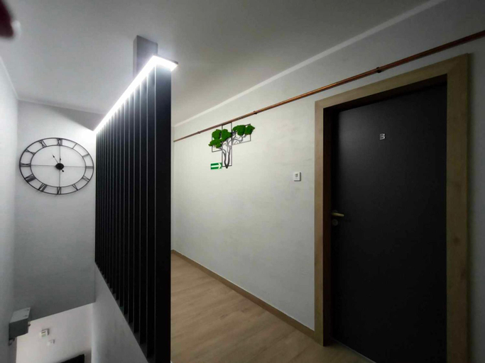 Others 5, Noclegi i Restauracja Gracja, Bełchatów