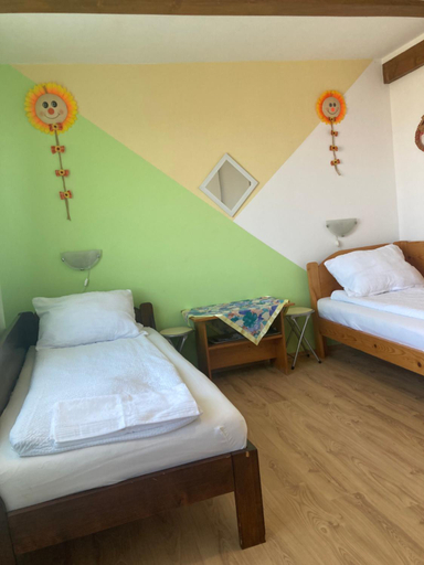 Bedroom 3, Casa Tomson, free parking, ciubar, piscina in natura, Cetariu