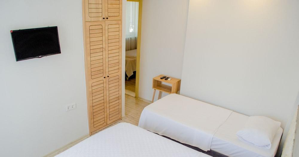 Bedroom 4, 1989 Hotel Sebat, Çeşme