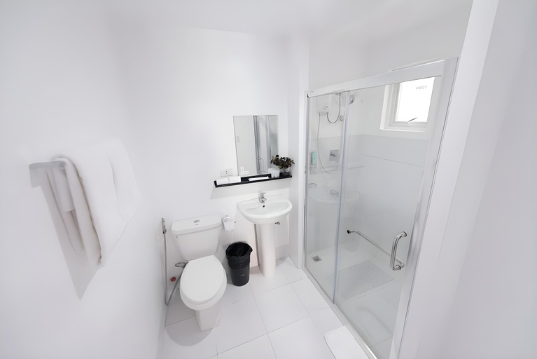 Bathroom 4, Bumble V Hotel Subic, Olongapo City