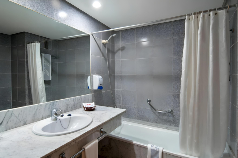 Bathroom 4, Puerto Palace, Santa Cruz de Tenerife