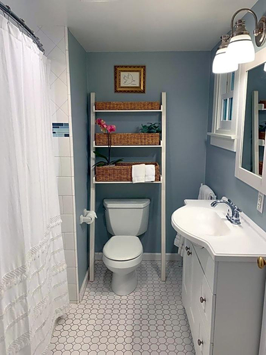 Bathroom 5, Channel Road Inn, A Four Sisters Inn, Los Angeles